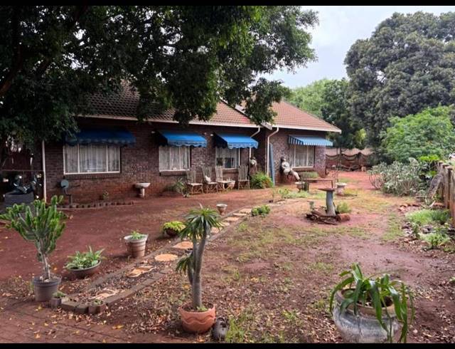 4 BEDROOM HOUSE FOR SALE IN GEELHOUTPARK